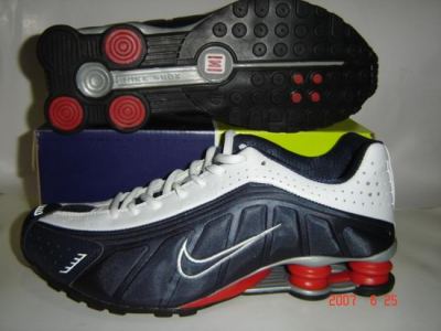 Man Nike Shox R4-13